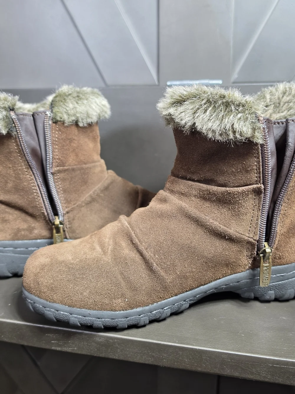 Khombu Brown Leather Suede Ankle Boots Faux Fur Trim Womens 8